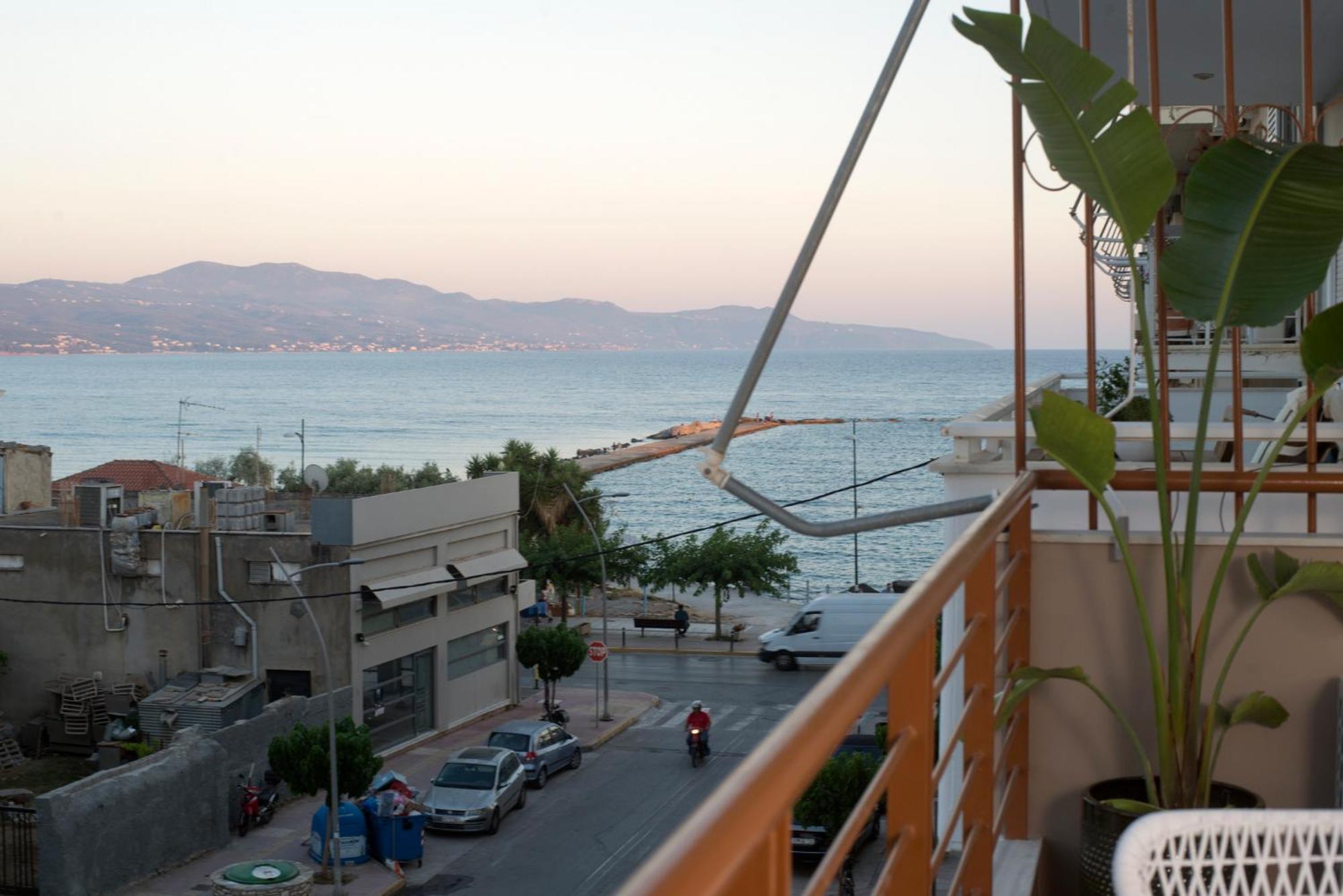 Infinity Blue Next To The Sea Apartment Kalamata